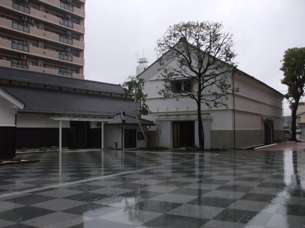 左：大正蔵，右：昭和蔵